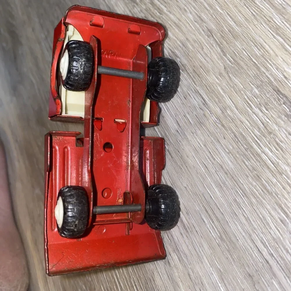VINTAGE TOY TRUCK CAR METAL PLASTIC Red CONSTRUCTION CEMENT MIXER JAPAN